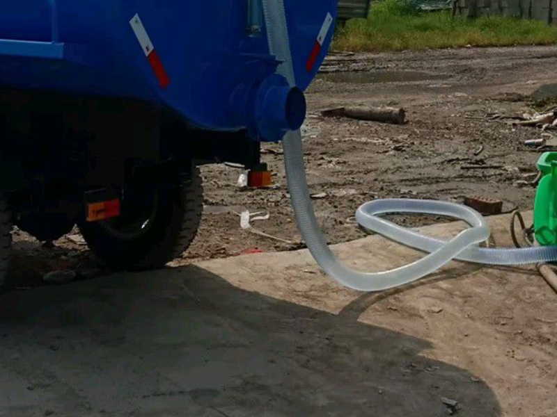海丰疏通水沟厕所专车清理化粪池